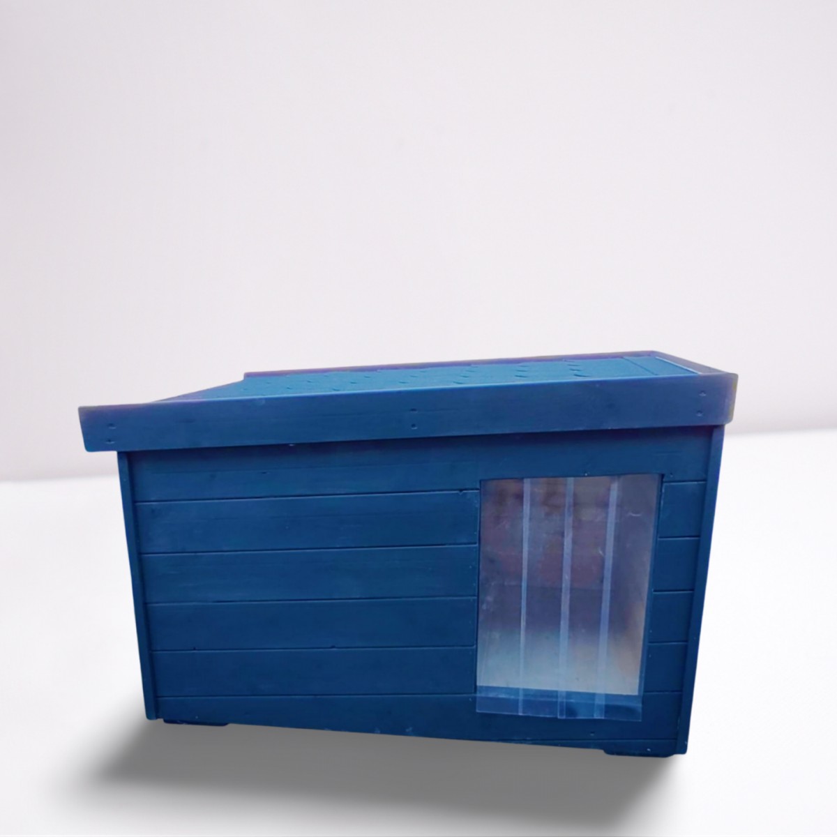 Donn isolierte Hundehütte